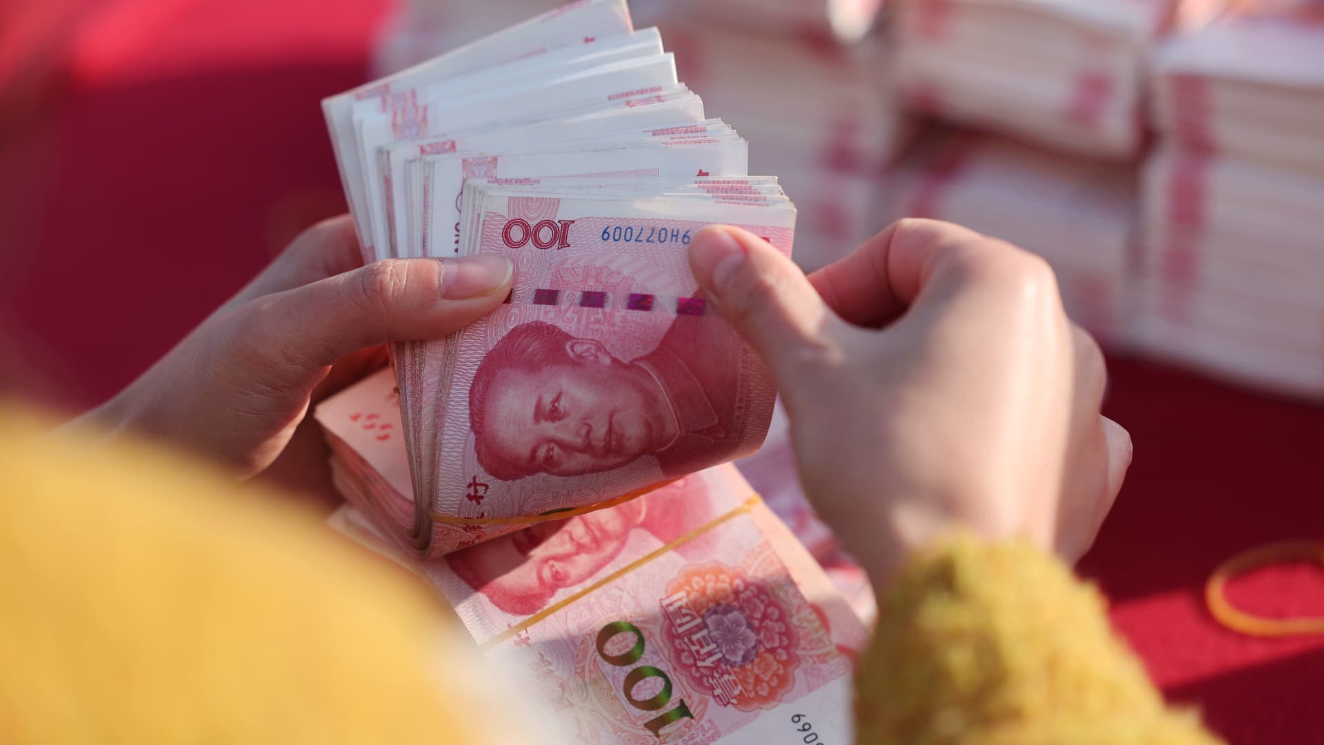 yuan-decline-challenge-china-stability