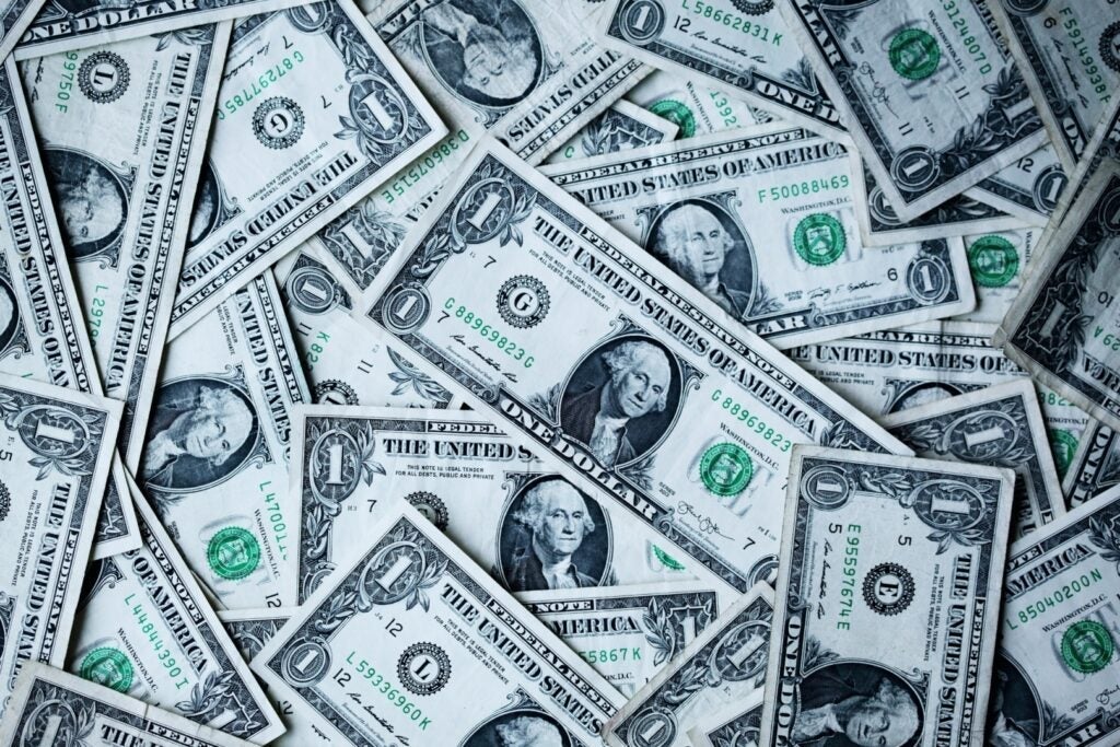 us-dollar-economic-challenges