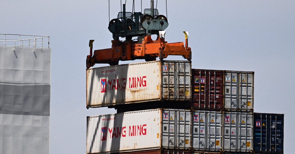 china-tariffs-trade-tensions-125-percent