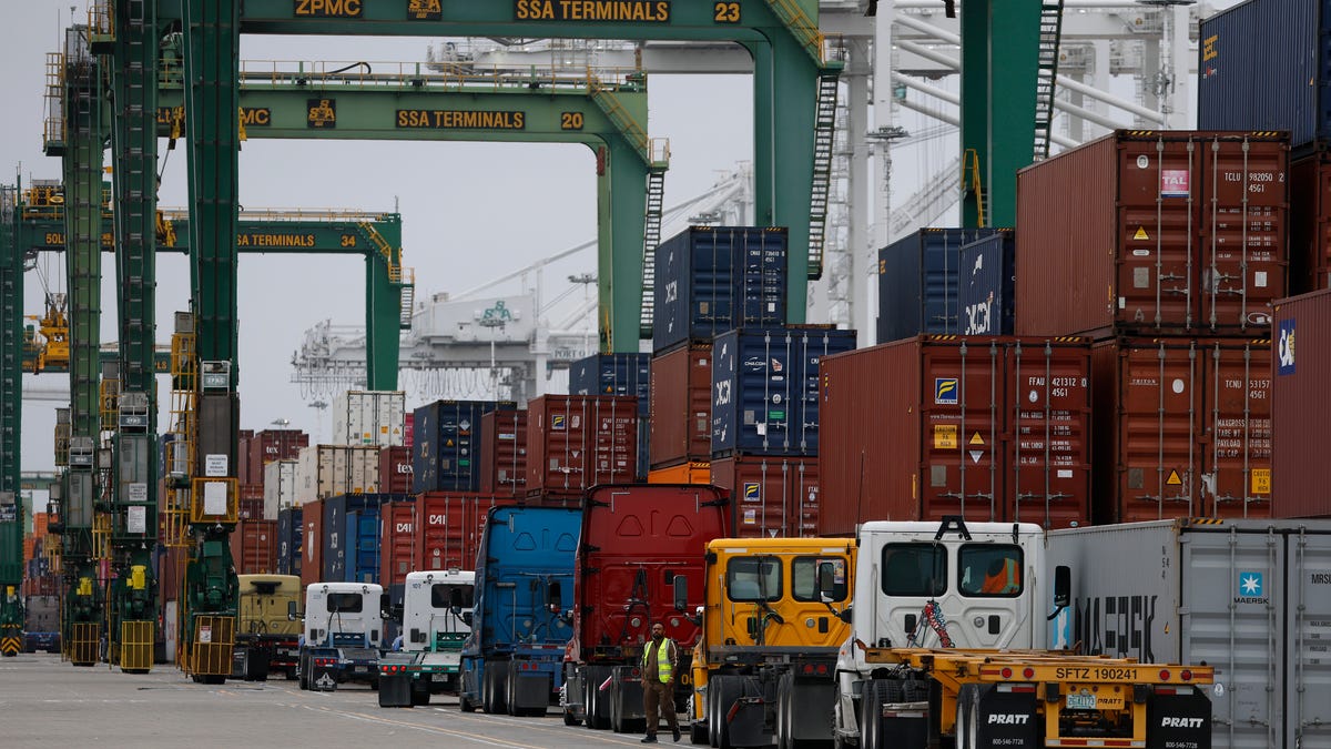 HOW DO TARIFFS IMPACT THE ECONOMY REDDIT visual data 2