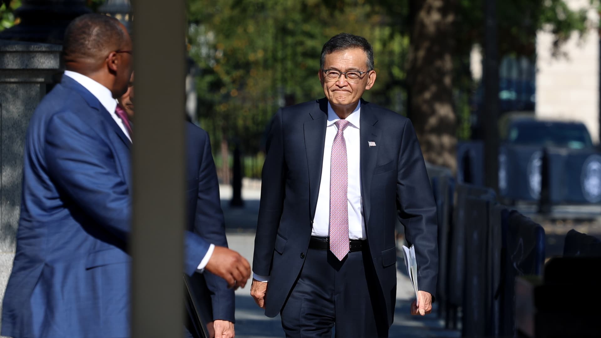 government-stakes-intel-deal